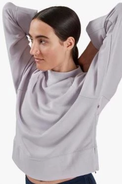 On W's Crew Neck - Lilac