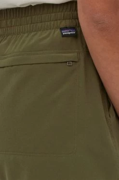 Patagonia W Fleetwith Shorts - Fatique Green 10 Patagonia W Fleetwith Shorts - Fatique Green