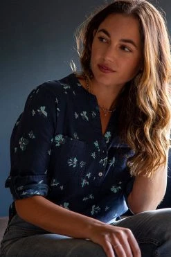 Carve Designs Women's Sale - 50% Off At Checkout Dylan Twill Shirt - Navy Love Letter