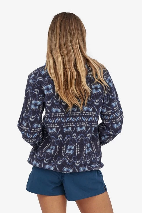 Patagonia W Lightweight Synchilla Snap-T Pullover-Sunshine Dye Hz: New Navy 5 Patagonia W Lightweight Synchilla Snap-T Pullover-Sunshine Dye Hz: New Navy