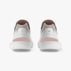 ON The Rodger Advantage Women - White / Rose Women's Footwear